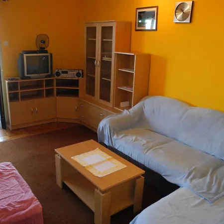 In 33178 * Crikvenica