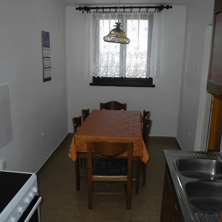 Apartment In 33178